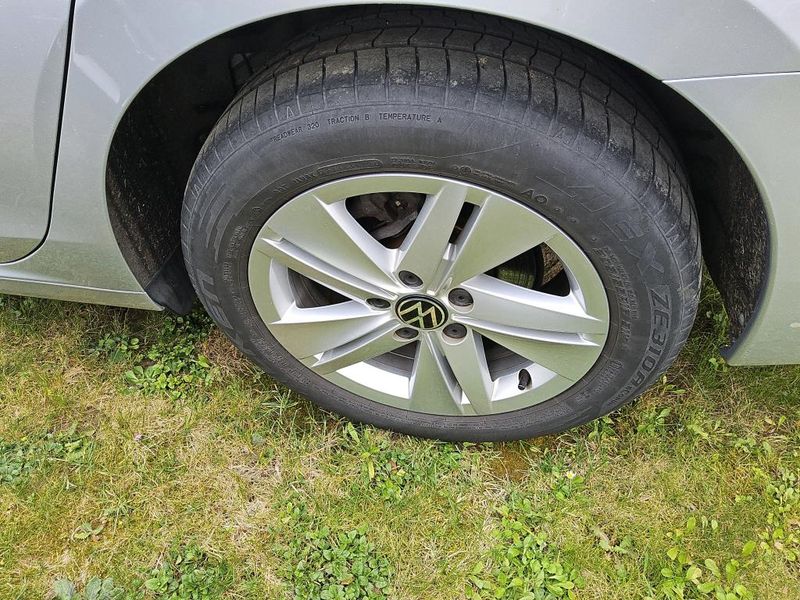 Volkswagen Golf VIII 2.0 TDI Life — zdjęcie 25