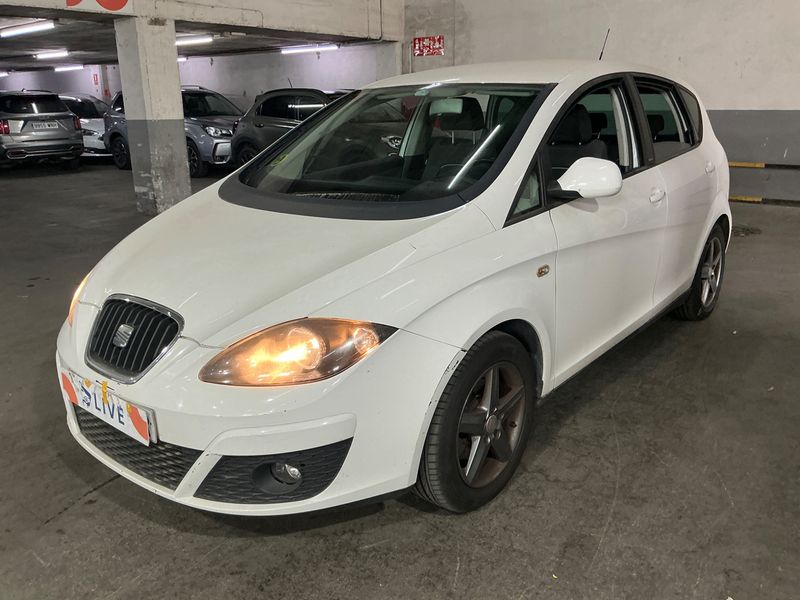 Seat Altea 1.6 TDI I-Tech Ecomotive — zdjęcie 1