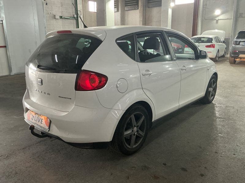 Seat Altea 1.6 TDI I-Tech Ecomotive — zdjęcie 2