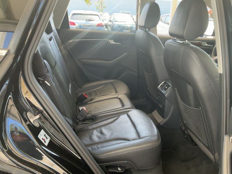 Audi Q5 2.0 TFSI quattro Advance — zdjęcie 14