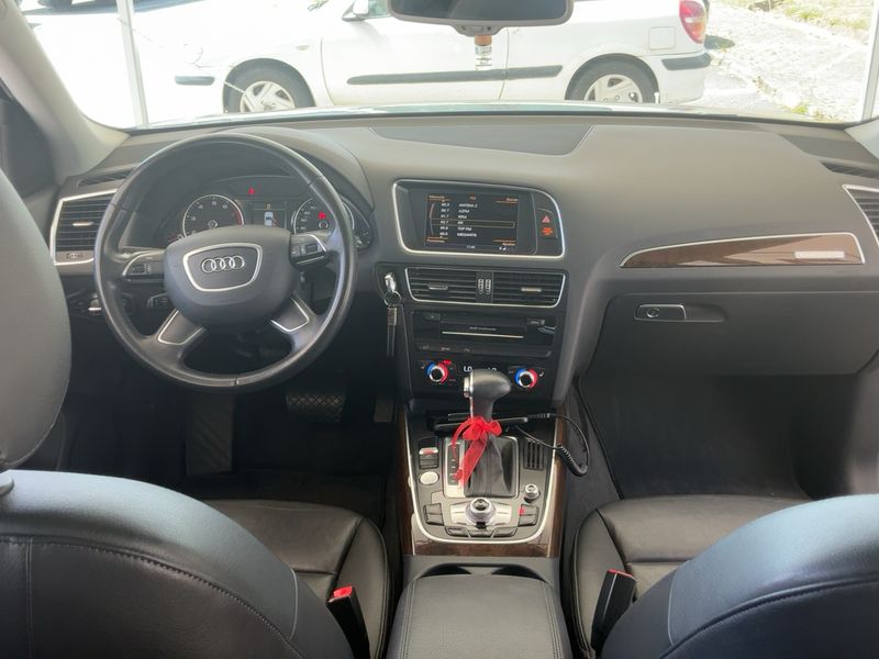 Audi Q5 2.0 TFSI quattro Advance — zdjęcie 12