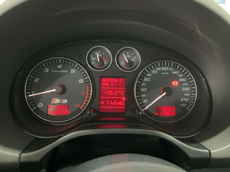 Audi S3 2.0 TFSI quattro — zdjęcie 13