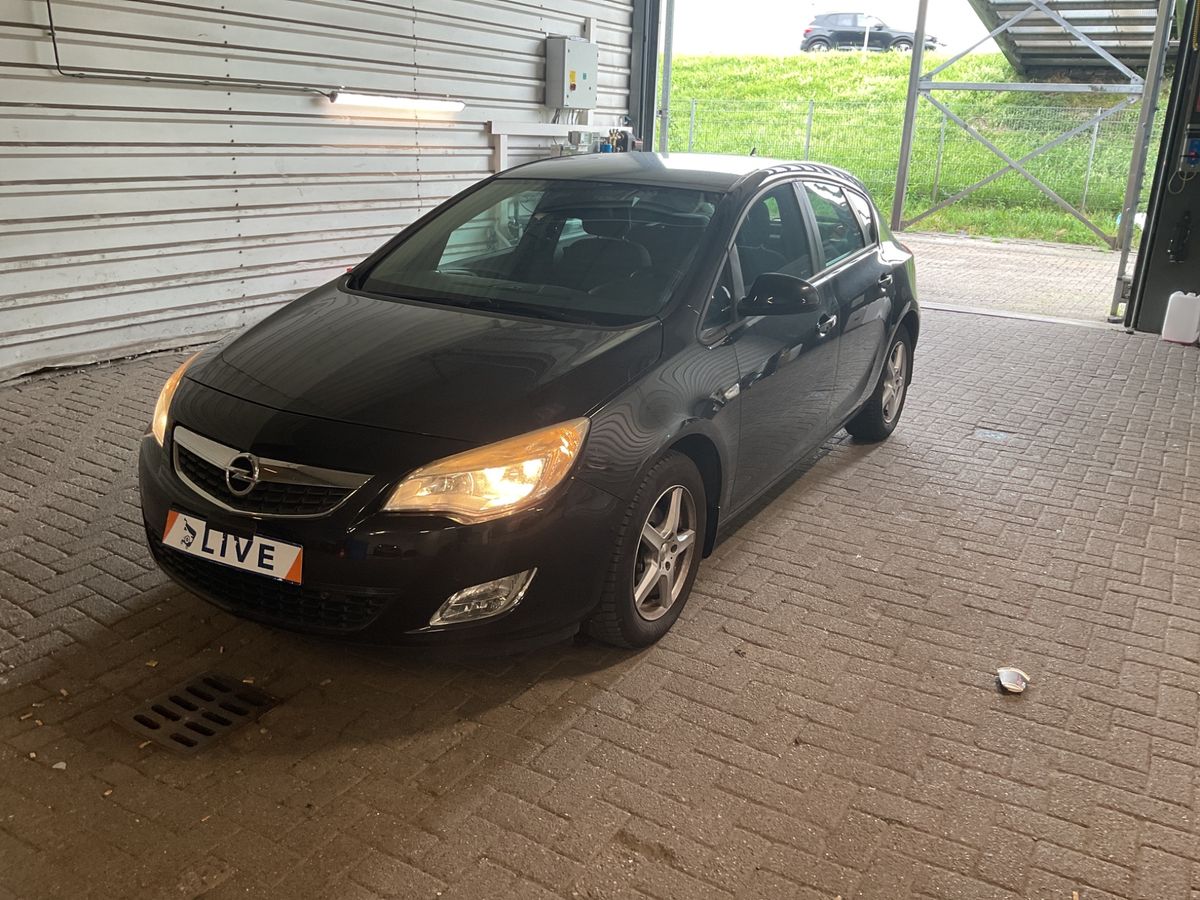 Opel Astra 2010