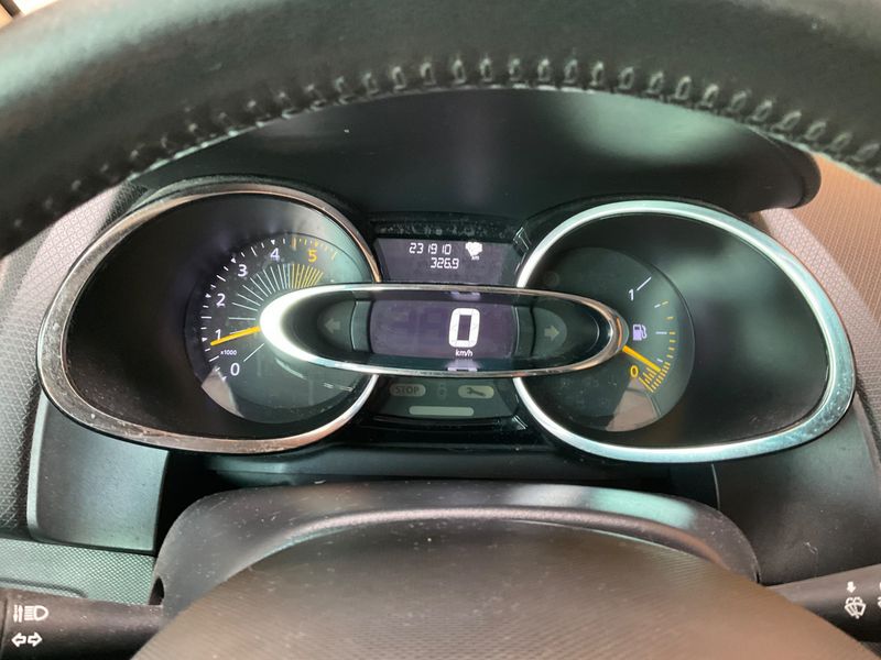 Renault Clio 1.5 dCi Expression — zdjęcie 4