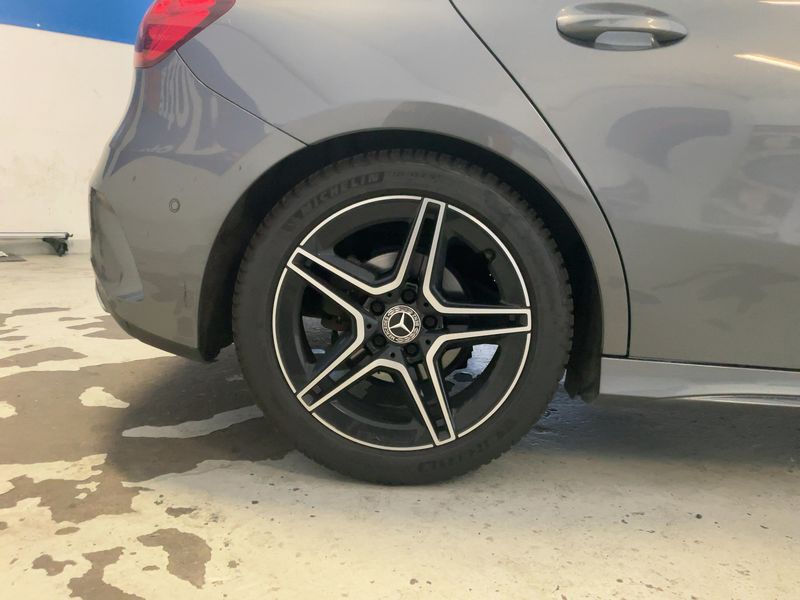 Mercedes-Benz A-Klasse A 200 d AMG Line 2019 – снимка 9