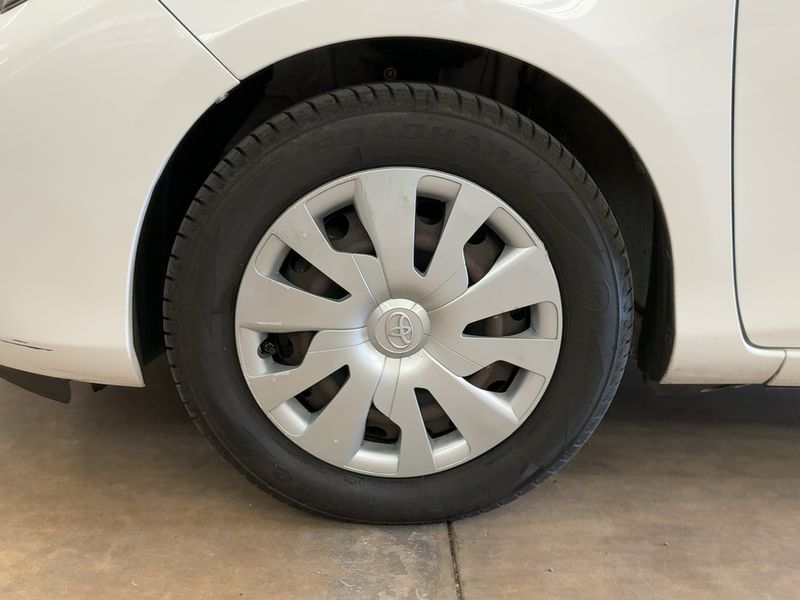 Toyota Yaris 1.5 Hybrid Dynamic 2015 – снимка 3
