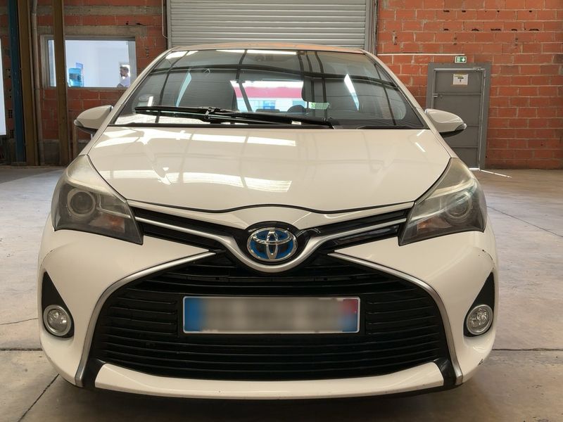 Toyota Yaris 1.5 Hybrid Dynamic 2015 – снимка 14