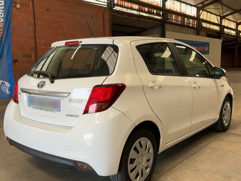 Toyota Yaris 1.5 Hybrid Dynamic 2015 – снимка 8