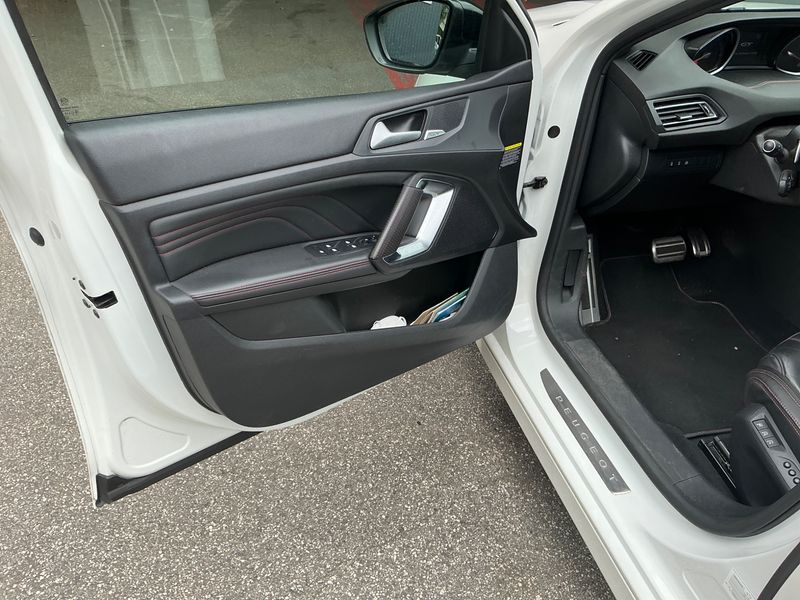 Peugeot 308 2.0 Blue-HDi GT 2020 – снимка 28