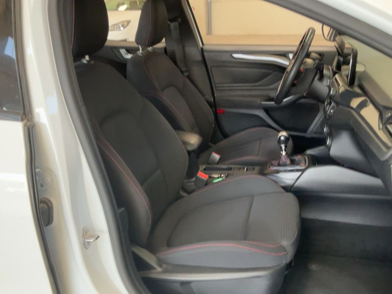 Ford Focus 1.0 EcoBoost ST-Line — zdjęcie 11