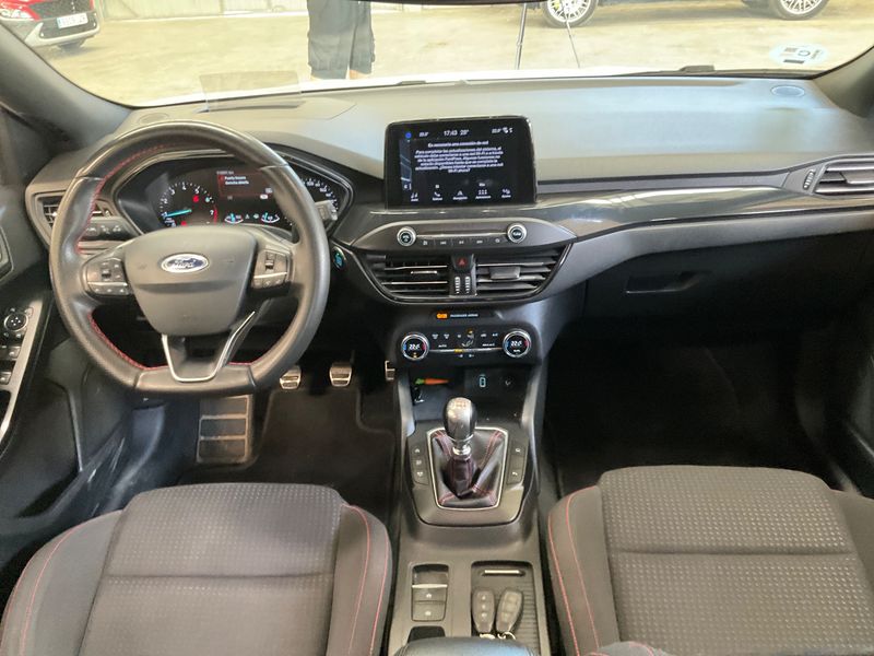 Ford Focus 1.0 EcoBoost ST-Line — zdjęcie 12