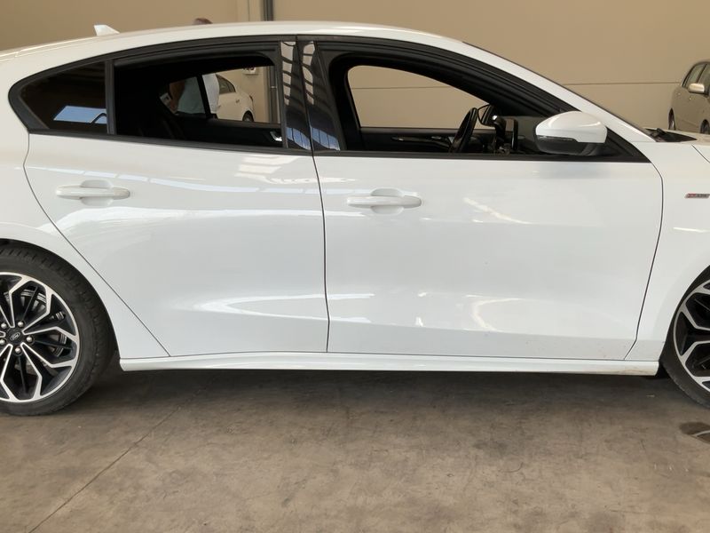 Ford Focus 1.0 EcoBoost ST-Line — zdjęcie 7