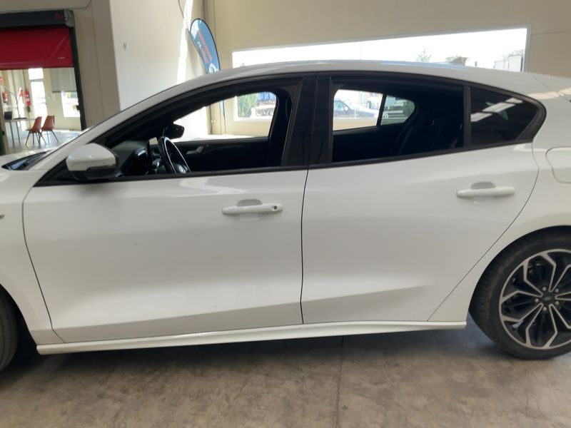 Ford Focus 1.0 EcoBoost ST-Line — zdjęcie 4