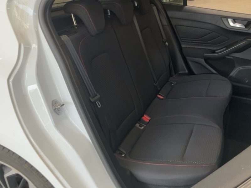 Ford Focus 1.0 EcoBoost ST-Line — zdjęcie 14