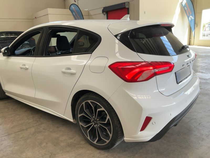 Ford Focus 1.0 EcoBoost ST-Line — zdjęcie 3