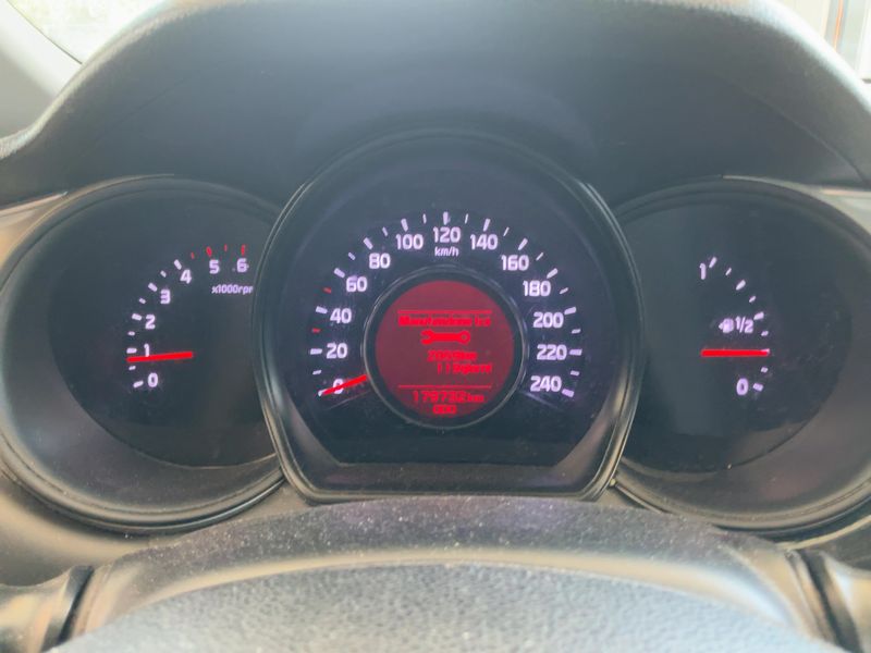 Kia cee'd 1.6 CRDi Active — zdjęcie 13