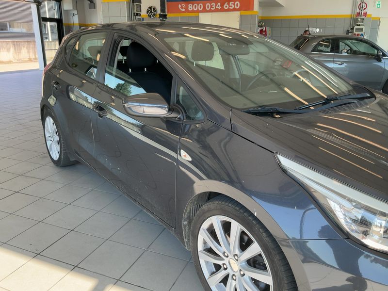 Kia cee'd 1.6 CRDi Active — zdjęcie 8