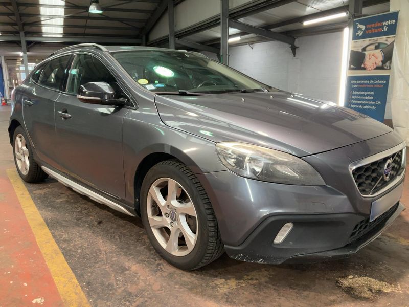 Volvo V40 Cross Country 2.0 D3 Summum — zdjęcie 8