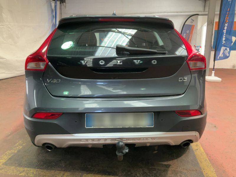 Volvo V40 Cross Country 2.0 D3 Summum — zdjęcie 5