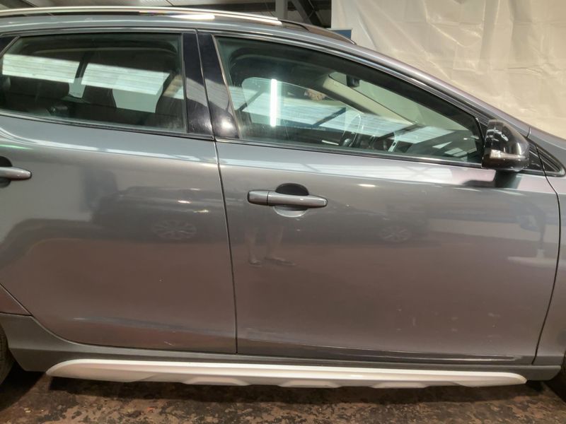 Volvo V40 Cross Country 2.0 D3 Summum — zdjęcie 7