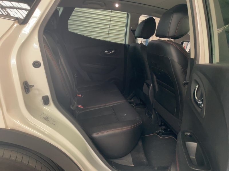 Renault Kadjar 1.6 TCe Energy Crossborder — zdjęcie 14