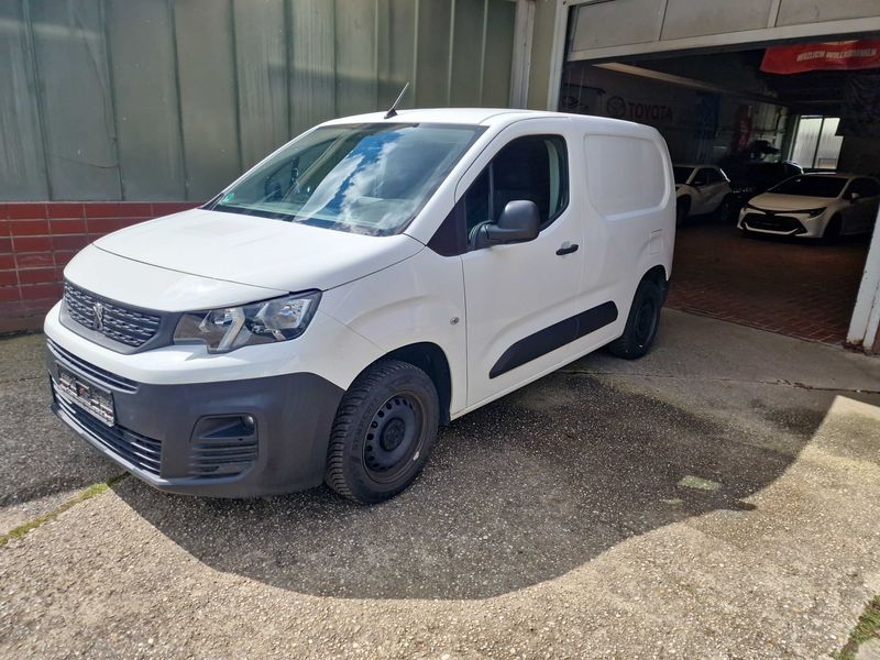 Peugeot Partner 1.2 PureTech Premium L1 — zdjęcie 2