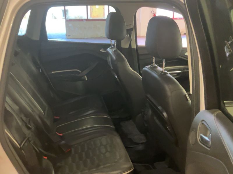 Ford Kuga 2.0 TDCi Vignale — zdjęcie 14