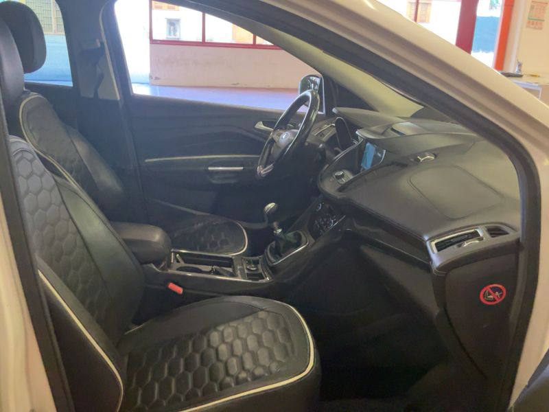 Ford Kuga 2.0 TDCi Vignale — zdjęcie 11