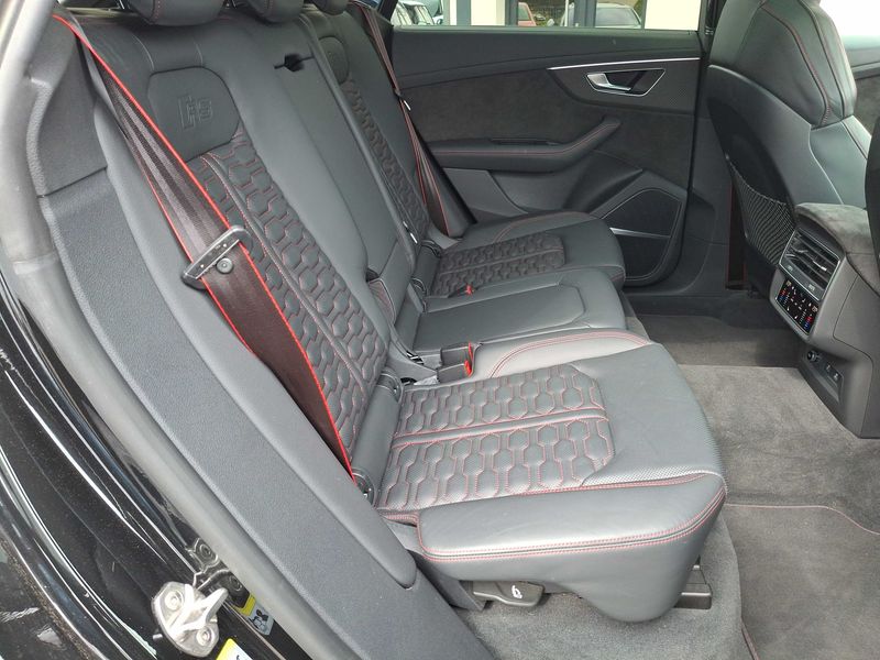 Audi RS Q8 4.0 TFSI Mild-Hybrid quattro — zdjęcie 14