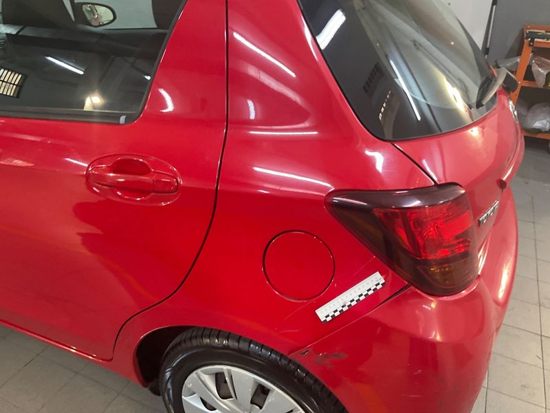 Toyota Yaris 1.0 VVT-i Cool 2015 – снимка 35