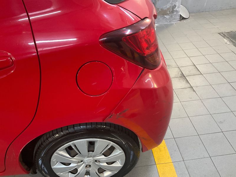 Toyota Yaris 1.0 VVT-i Cool 2015 – снимка 40