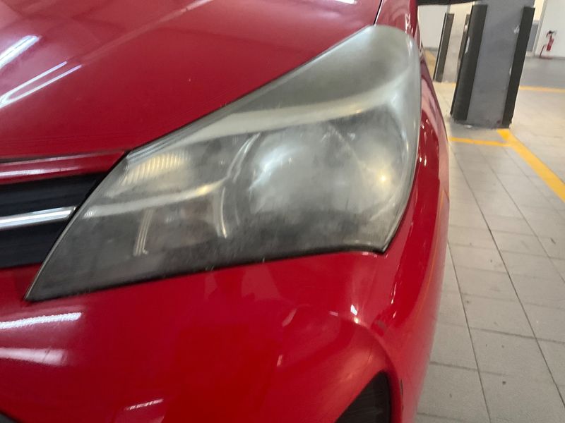 Toyota Yaris 1.0 VVT-i Cool 2015 – снимка 49