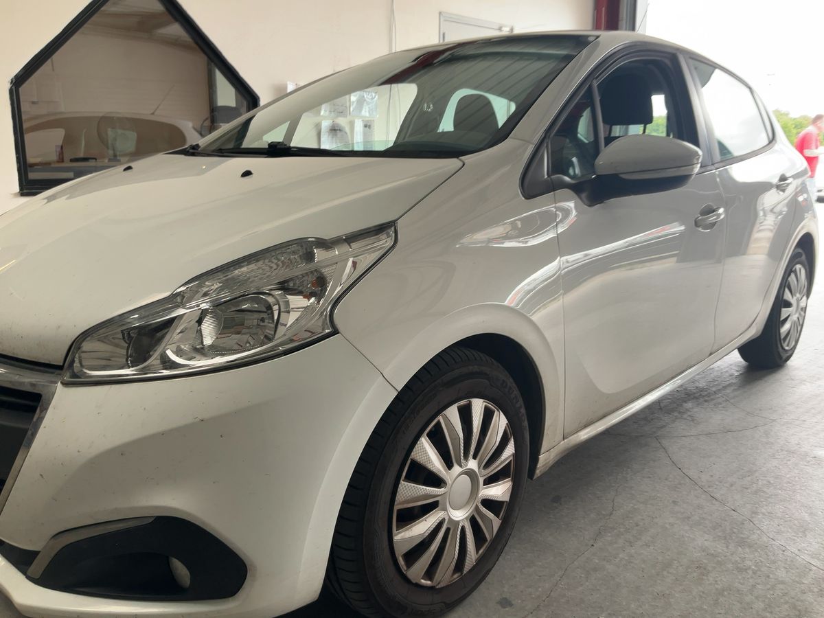 Peugeot 208 1.6 Blue-HDi Affaire Pack Clim NAV