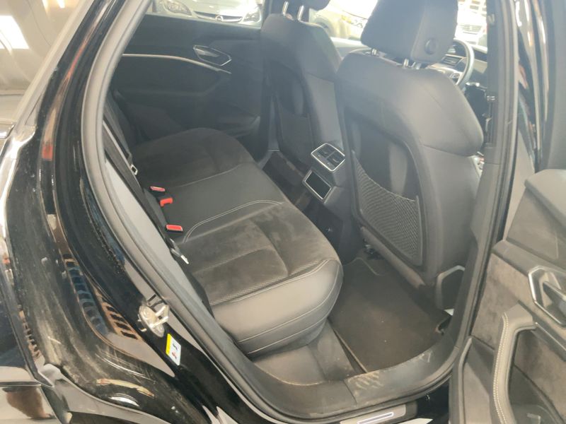 Audi e-tron Sportback 55 quattro S line — zdjęcie 14