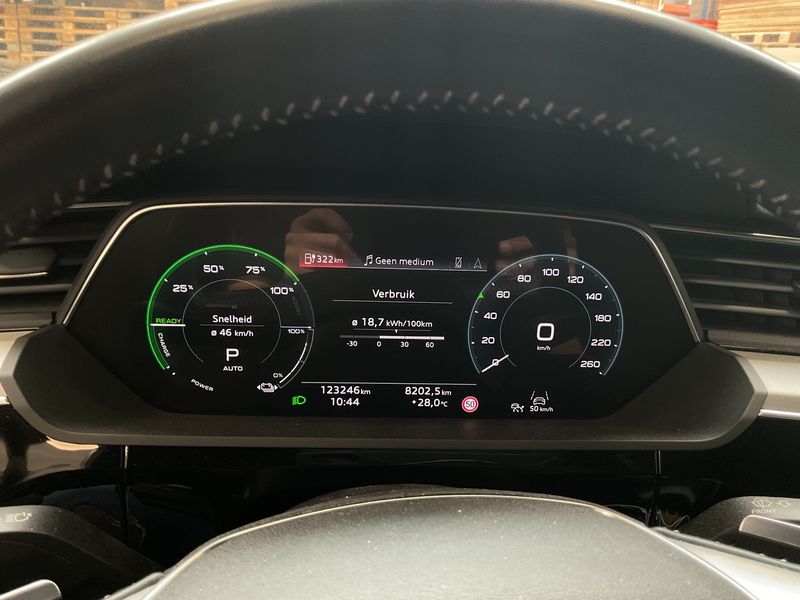 Audi e-tron Sportback 55 quattro S line — zdjęcie 13
