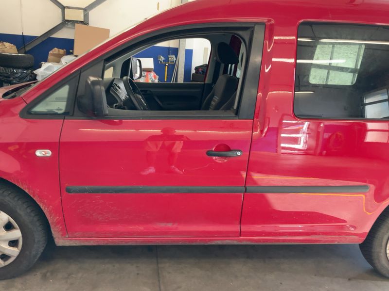 Volkswagen Caddy 1.6 TDI Startline 2012 – снимка 4
