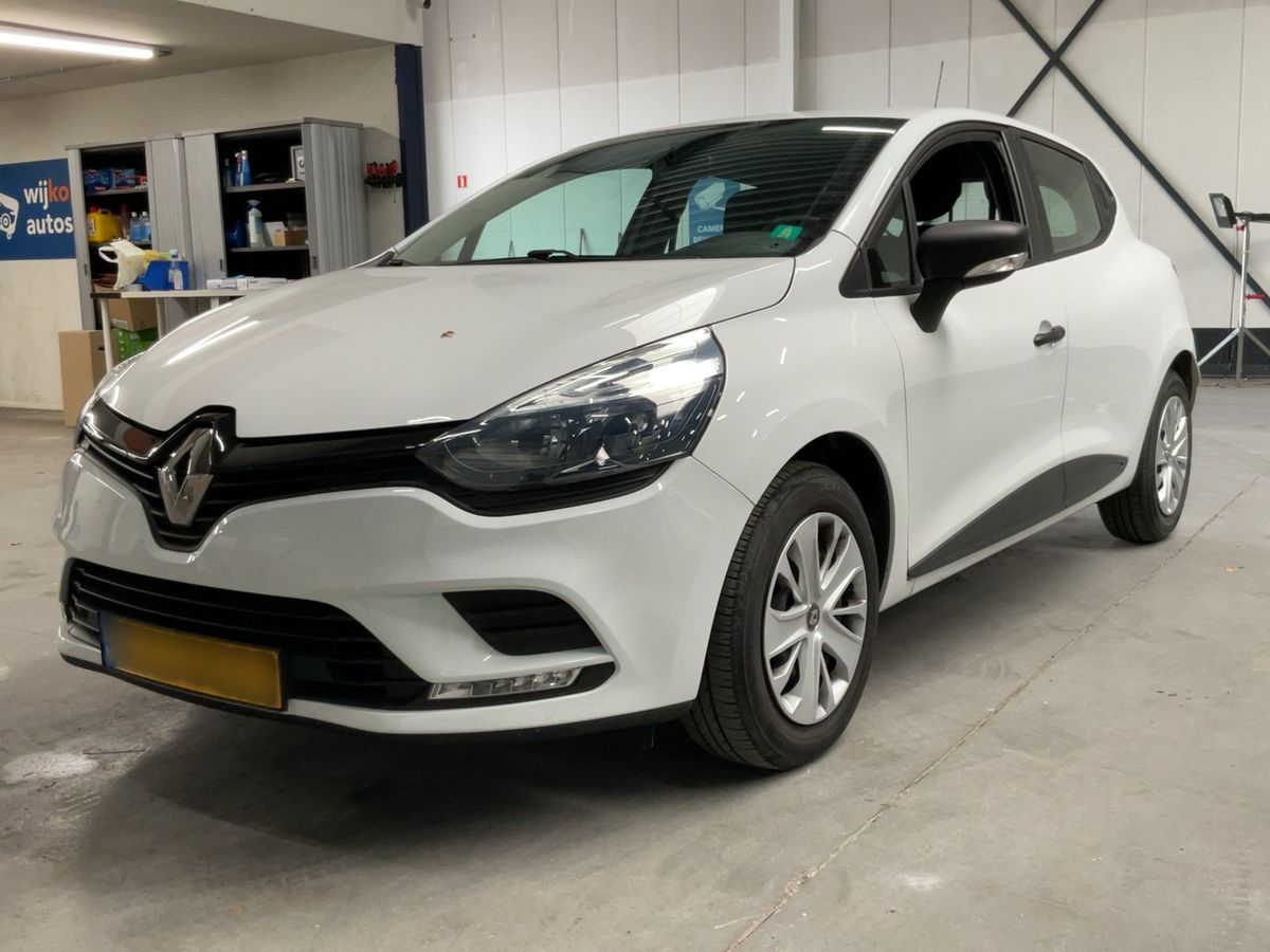 Renault Clio 2019 — photo 1