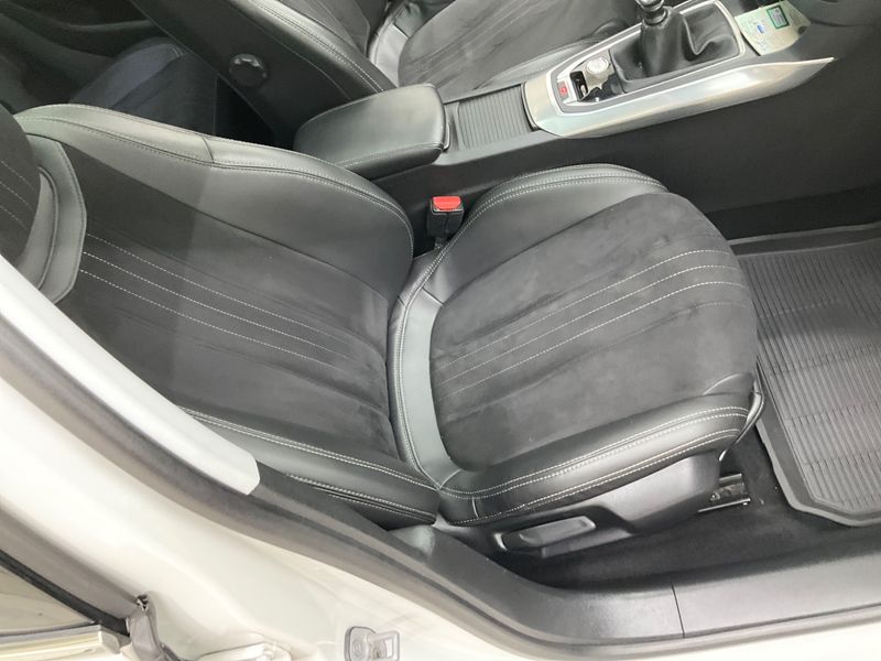 Peugeot 308 2.0 Blue-HDi Allure 2015 – снимка 26