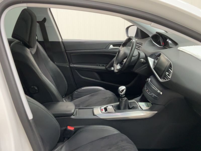 Peugeot 308 2.0 Blue-HDi Allure 2015 – снимка 17