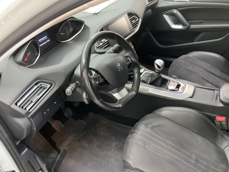 Peugeot 308 2.0 Blue-HDi Allure 2015 – снимка 23