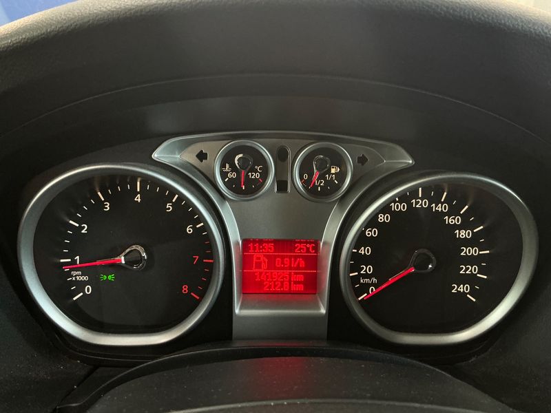 Ford Focus 1.6 Style — zdjęcie 4