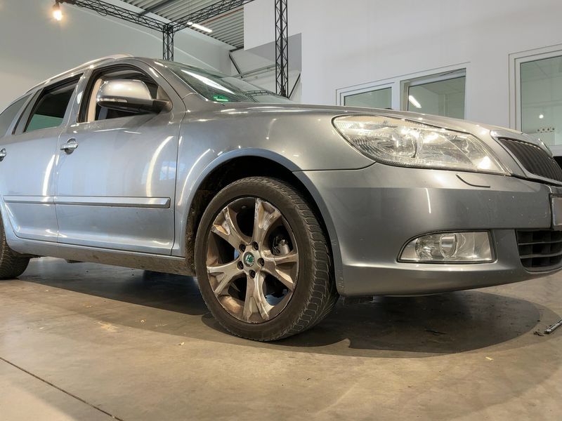 Skoda Octavia 2.0 TDI Elegance — zdjęcie 8