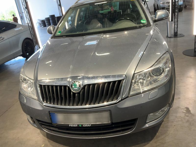 Skoda Octavia 2.0 TDI Elegance — zdjęcie 9