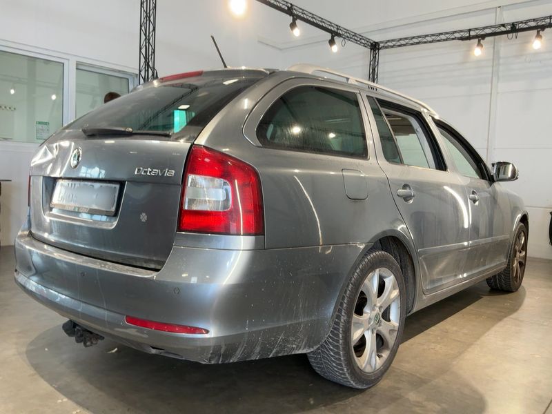 Skoda Octavia 2.0 TDI Elegance — zdjęcie 6