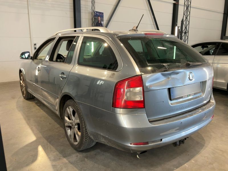 Skoda Octavia 2.0 TDI Elegance — zdjęcie 3