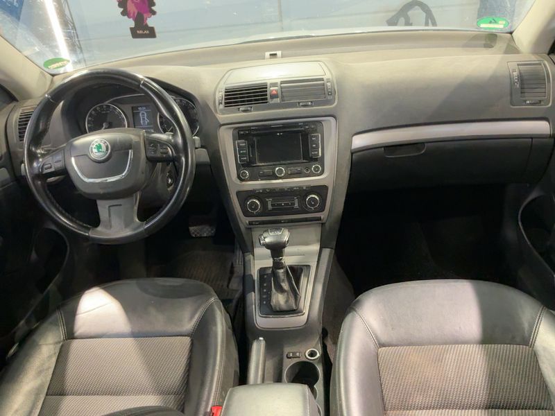 Skoda Octavia 2.0 TDI Elegance — zdjęcie 12