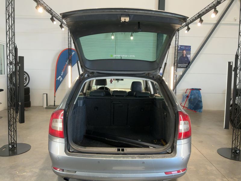 Skoda Octavia 2.0 TDI Elegance — zdjęcie 10