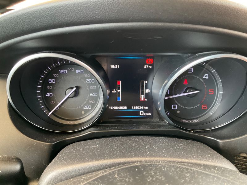 Jaguar XE 20d Pure — zdjęcie 13