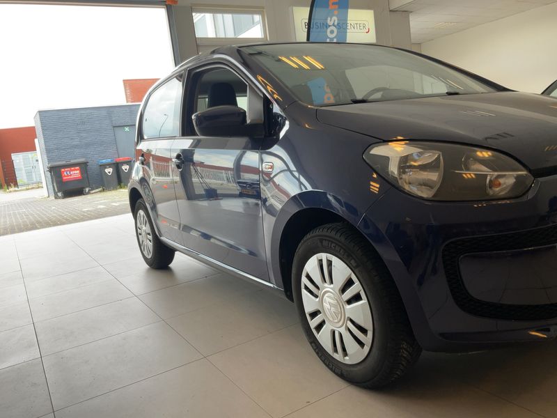 Volkswagen up! 1.0 Move up! 2016 – снимка 12