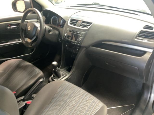 Suzuki Swift 1.2 GLX — zdjęcie 12